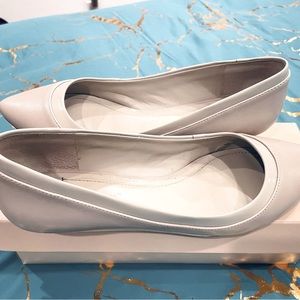 BCBGeneration LIKE NEW flats size 9